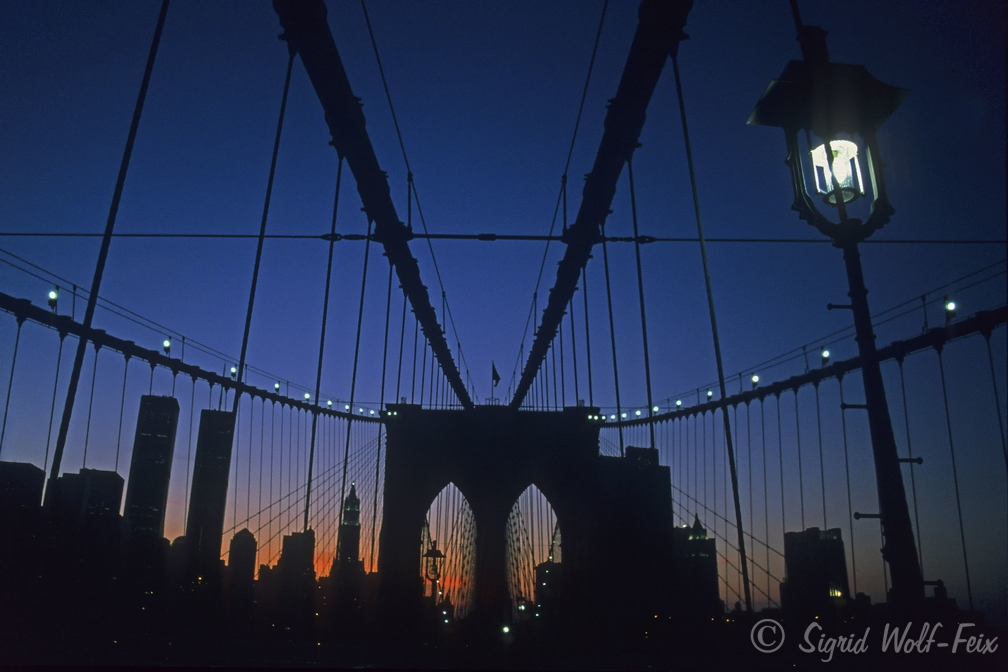 008 Brooklyn Bridge.jpg