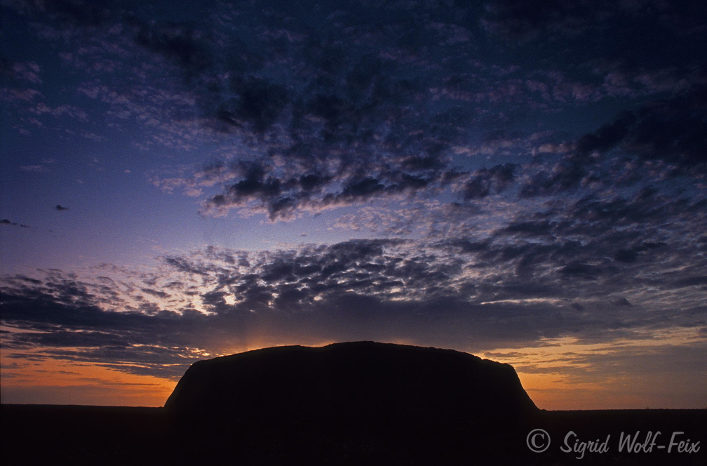 003 Ayer's Rock.jpg