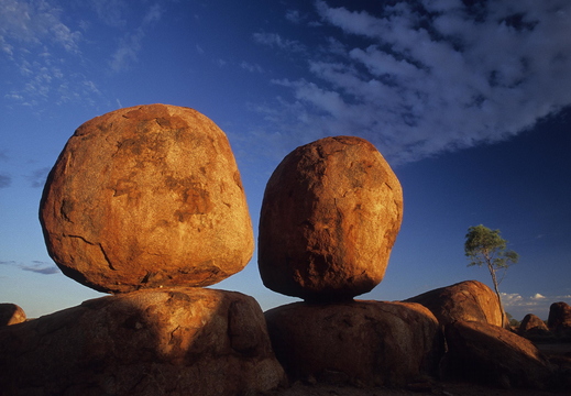 005 Devil's Marbles 