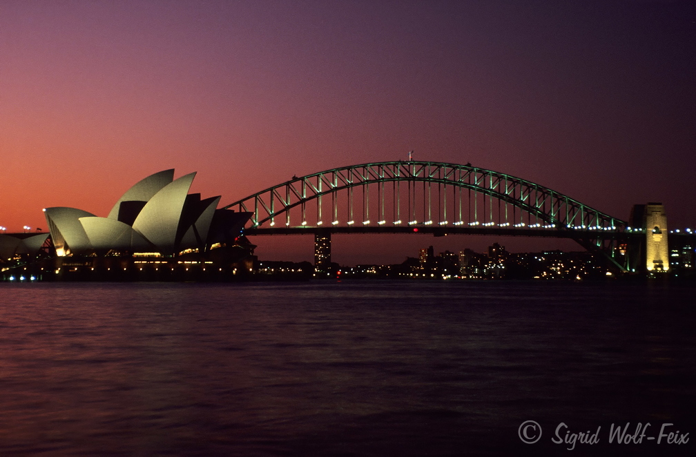 033 Sidney Opera House.jpg