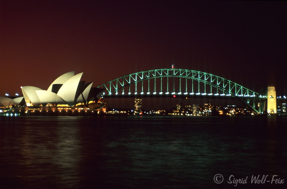 034 Sidney Opera House.jpg