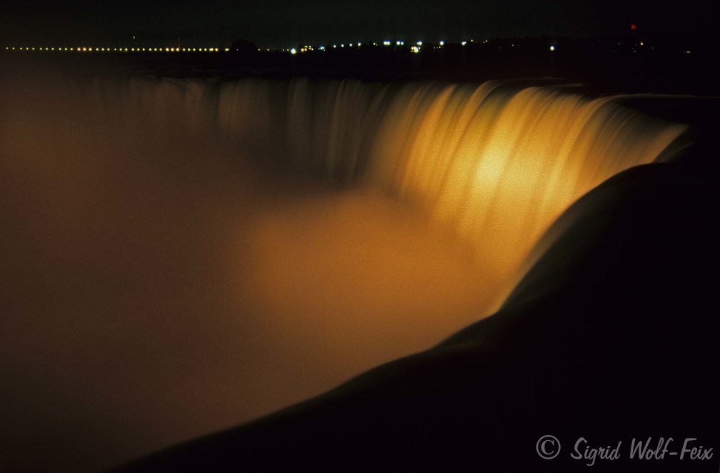 038  Niagara Falls, New York.jpg