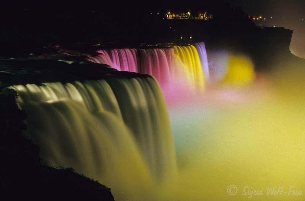 039  Niagara Falls, New York.jpg