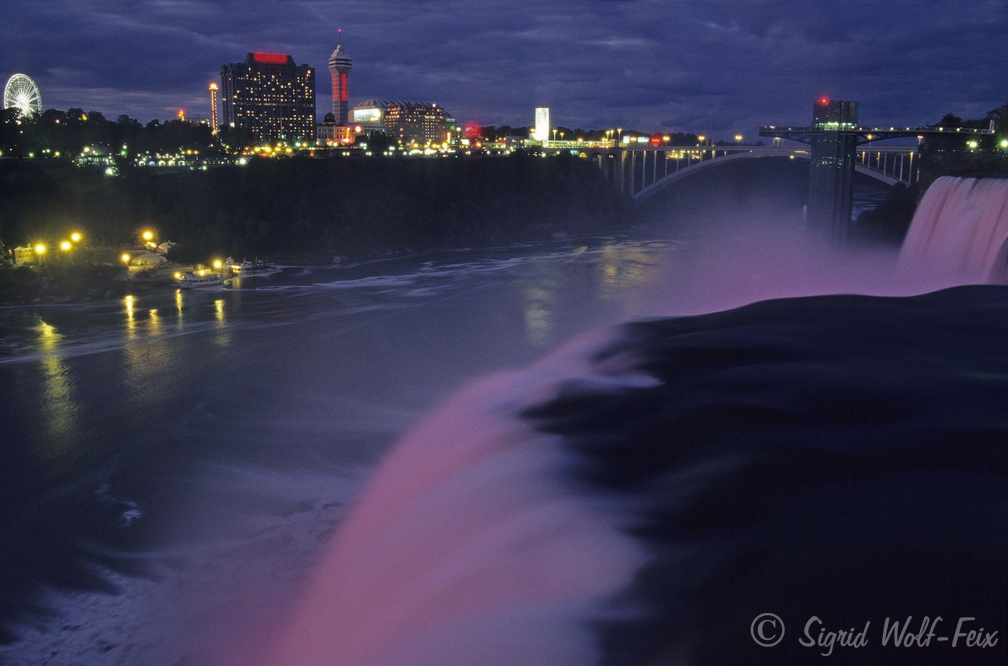 040  Niagara Falls, New York.jpg