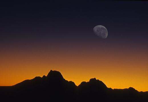 001 Mond über der Spitzkoppe