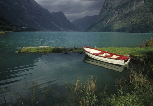022 Einsames Boot am Utfjord