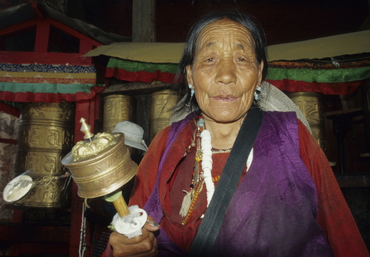 011 Tibeterin auf dem Kora