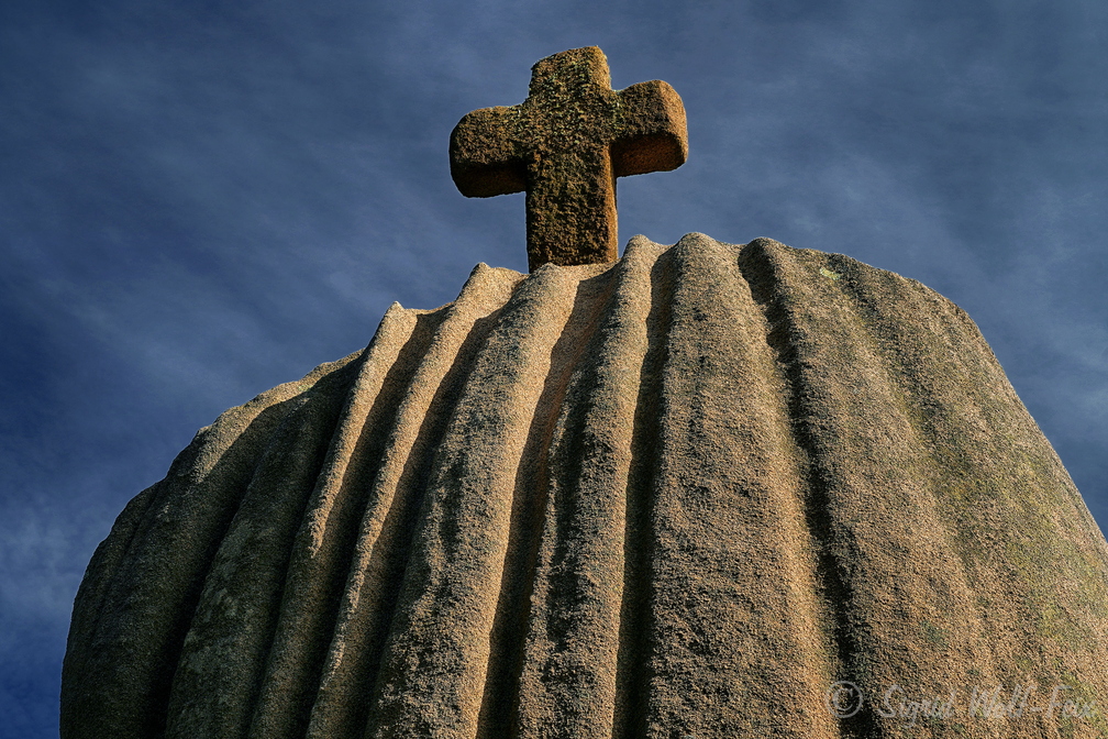 033 Menhir de St-Uzec, Bretagne.jpg