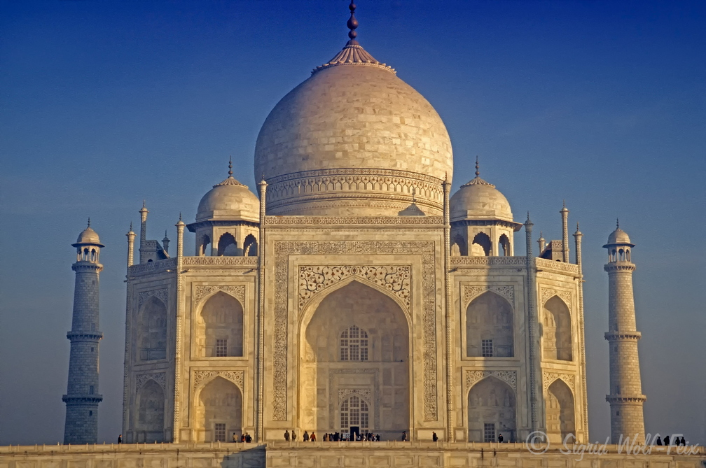 040 Taj Mahal.jpg