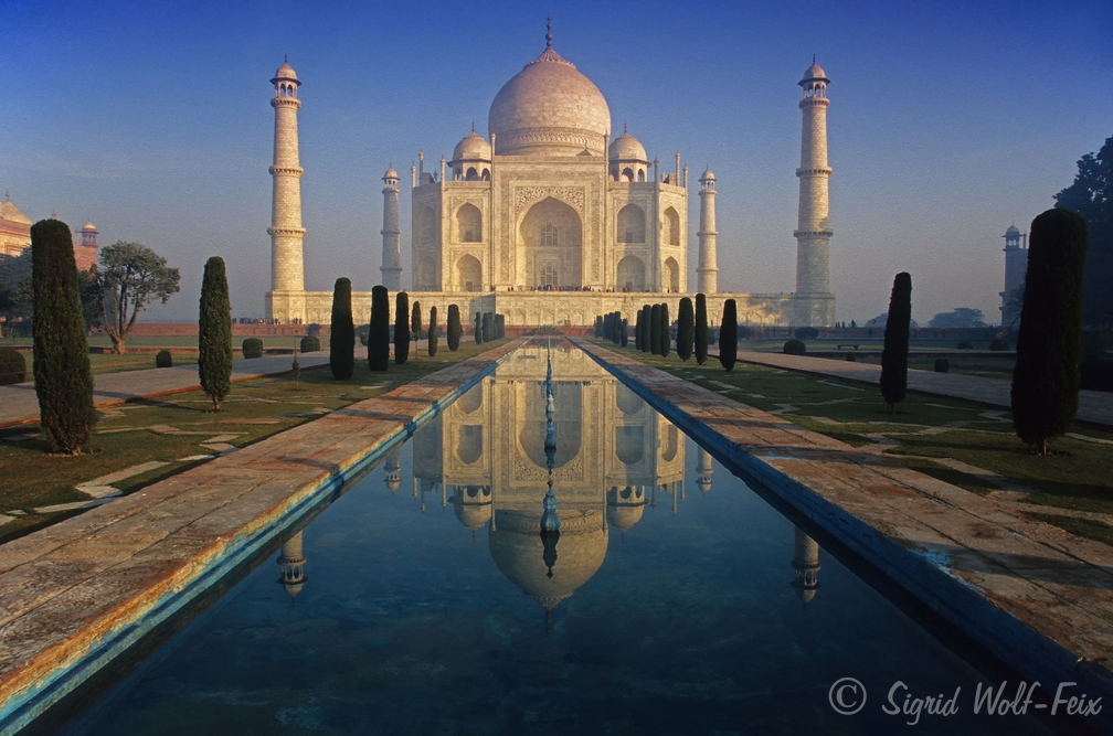 038 Taj Mahal.jpg
