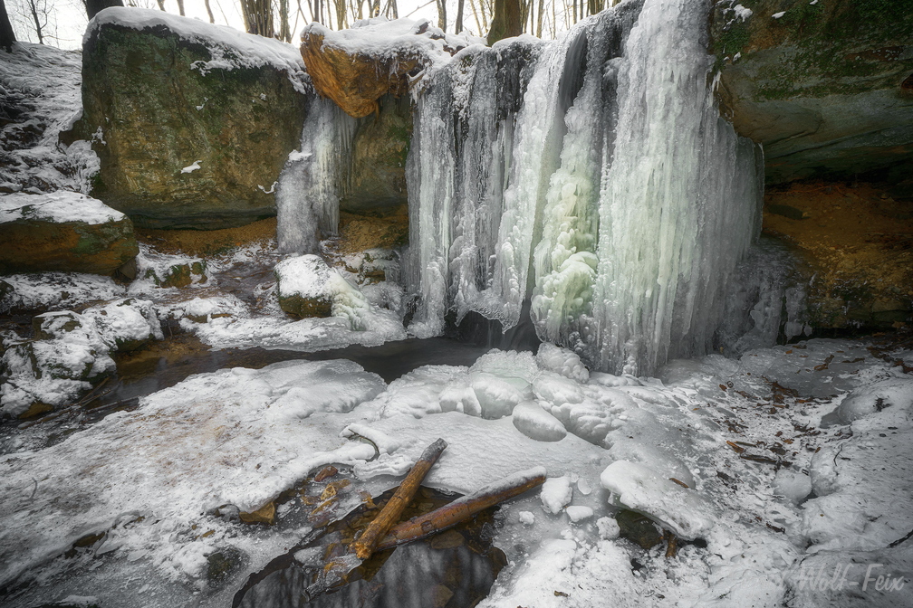 061 Pfersag Wasserfall im Winter.jpg