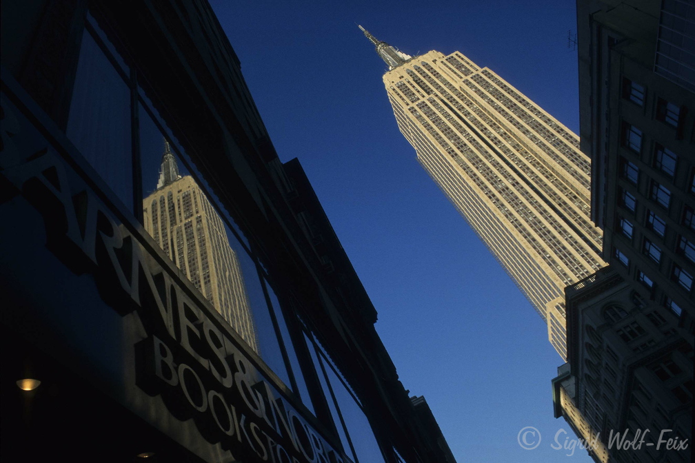 002 Empire State Building.jpg