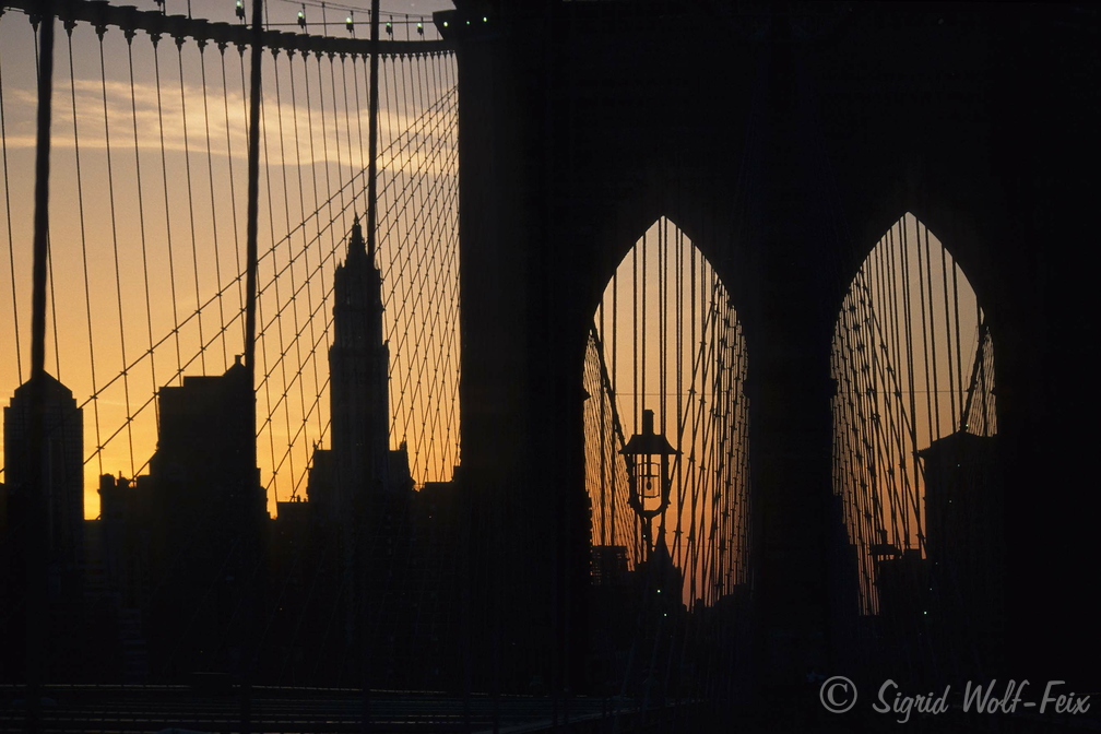 011 Brooklyn Bridge.jpg