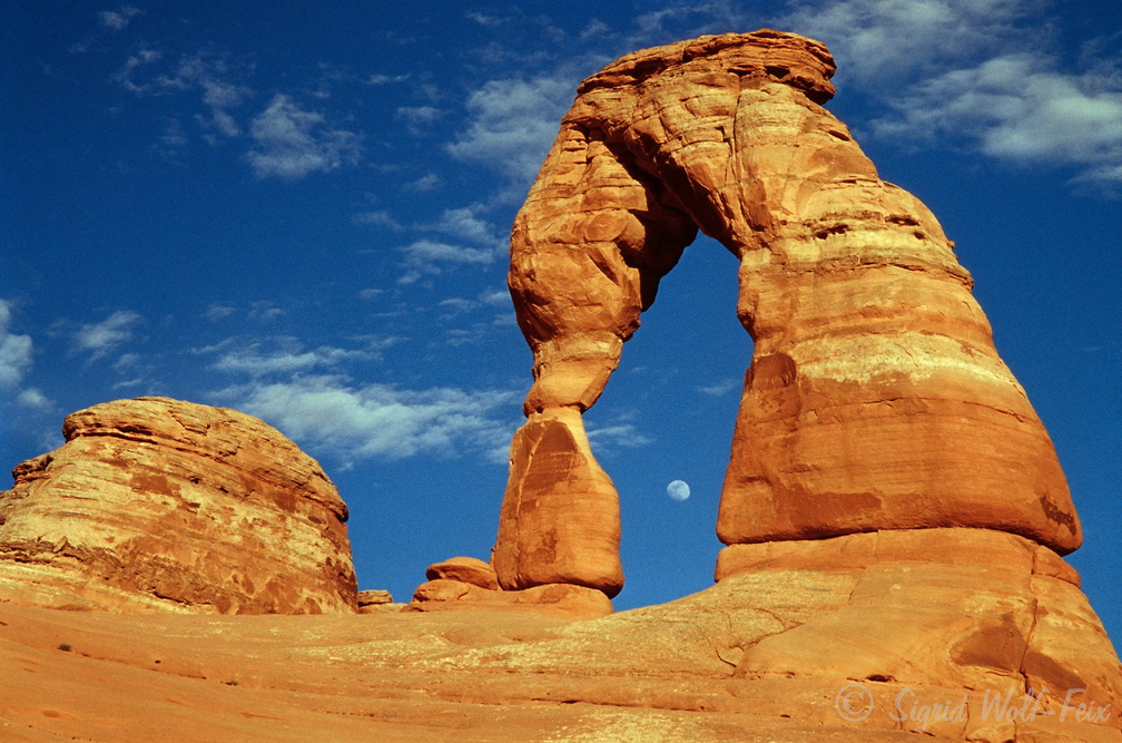 008 Delicate Arch, Arches N.P..jpg