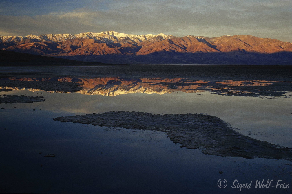 001 Death Valley, Badwater.jpg