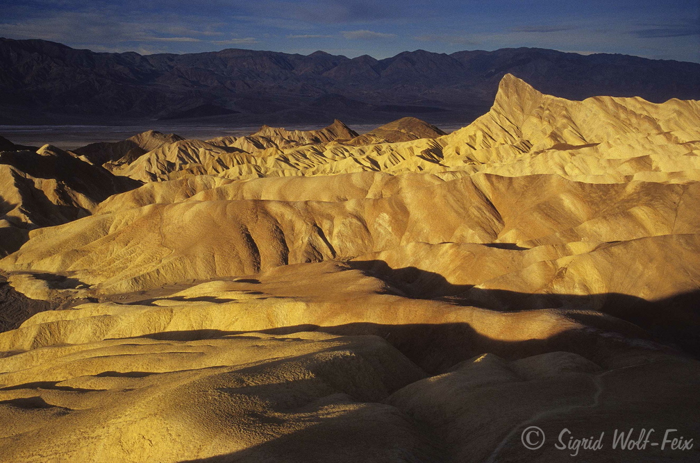 004 Death Valley, Zabriski Point.jpg