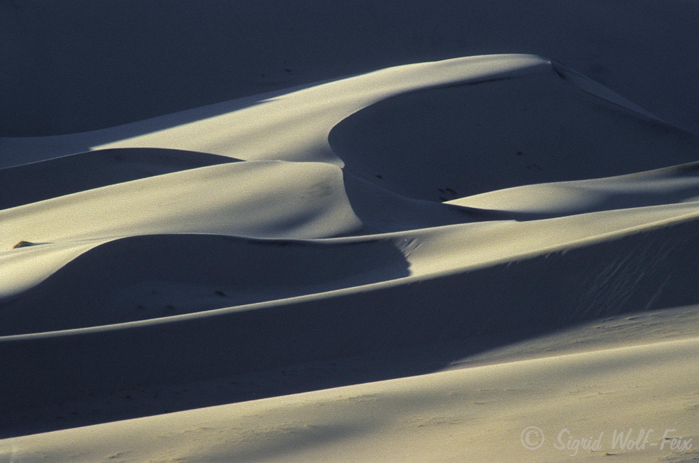017 Death Valley, Eureka Sanddunes.jpg