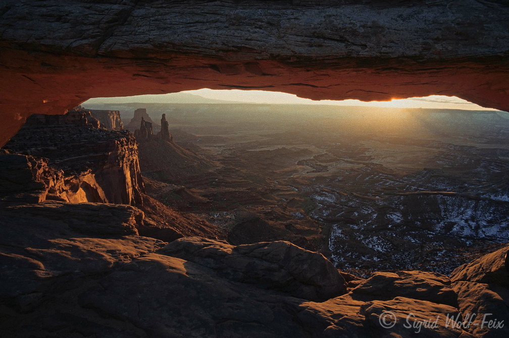 002 Mesa Arch, Canyonlands N.P.jpg