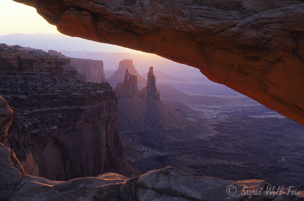 004 Mesa Arch, Canyonlands N.P.jpg