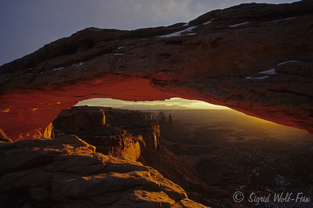 038 Mesa Arch.jpg