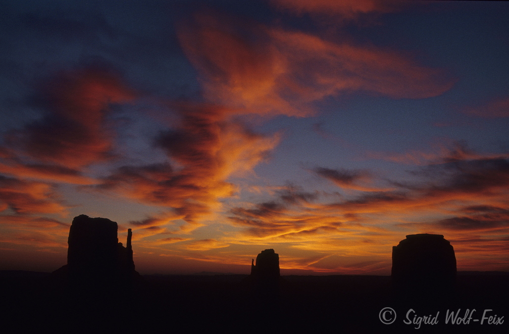064 Monument Valley.jpg
