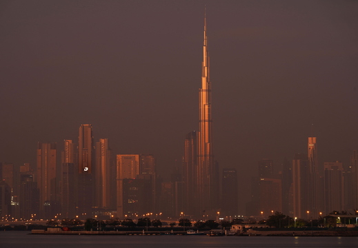 014 Dubai, Skyline